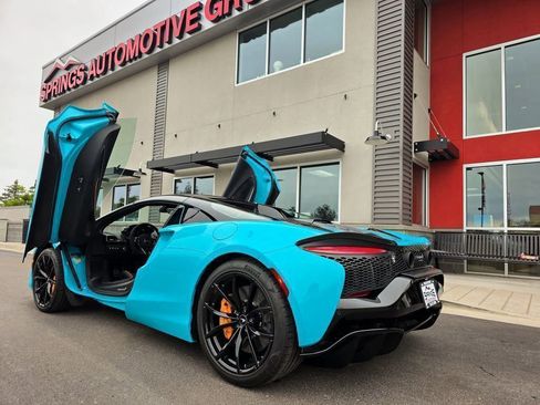 Used 2025 McLaren Artura Spider image 15