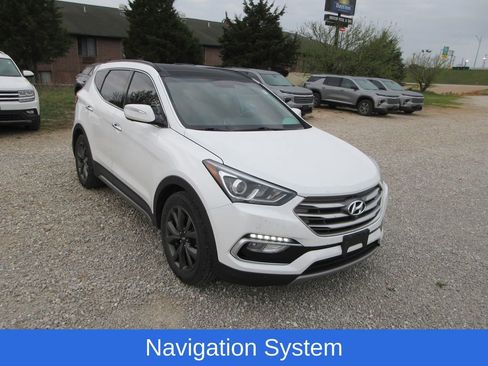 Used 2017 Hyundai Santa Fe Sport image 2