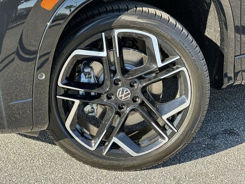 New 2026 Volkswagen Tiguan SEL R-Line image 10