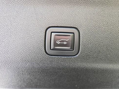 Used 2023 Chevrolet Tahoe High Country AWD/4WD image 7