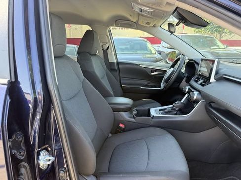 Used 2024 Toyota RAV4 XLE FWD image 29