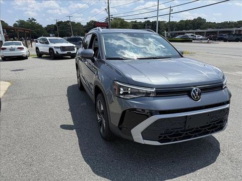 New 2026 Volkswagen Taos SE AWD/4WD image 8