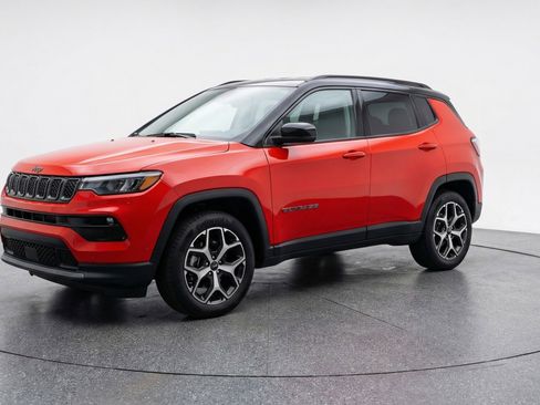 Used 2025 Jeep Compass Limited AWD/4WD image 3