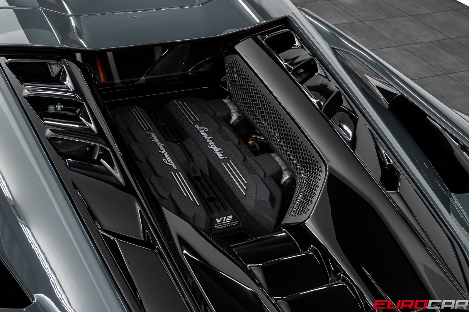 Used 2025 Lamborghini Revuelto AWD/4WD image 23