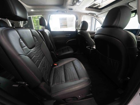 Used 2022 Kia Telluride SX w/ SX Prestige Package AWD/4WD image 25
