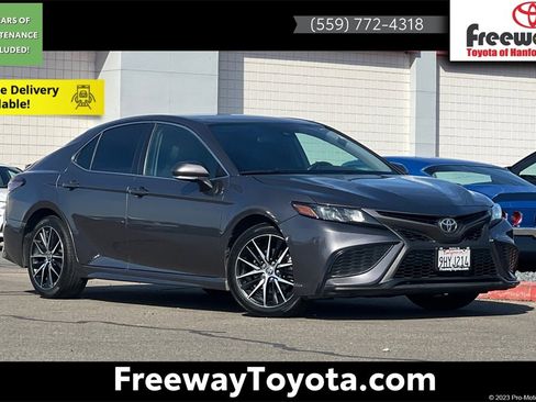 Used 2022 Toyota Camry SE image 1