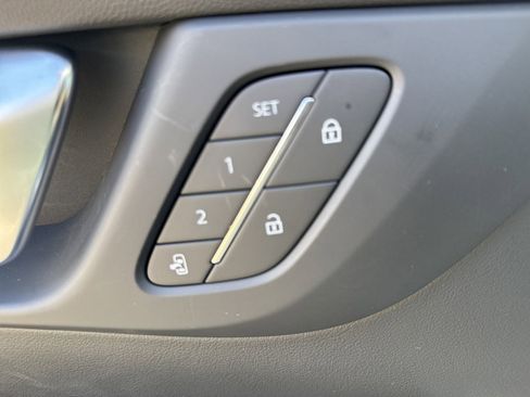 Used 2025 Buick Enclave Preferred w/ Power Package image 16