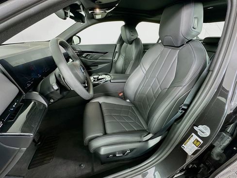 Used 2025 BMW 530i image 21