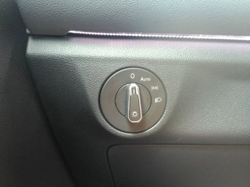 Used 2025 Volkswagen Jetta GLI Autobahn image 34