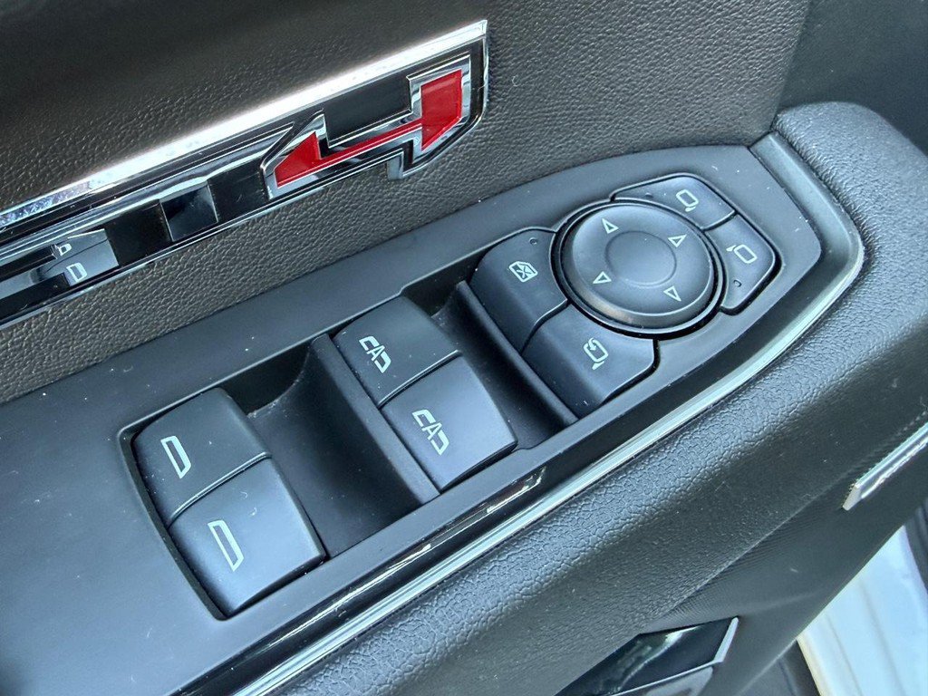 Used 2023 GMC Sierra 1500 AT4 w/ Technology Package AWD/4WD image 17