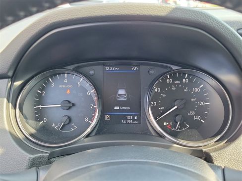 Used 2022 Nissan Rogue Sport SV image 7