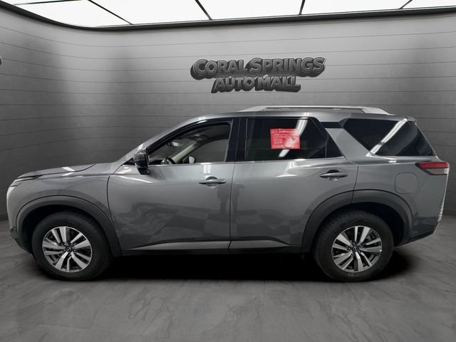 Certified 2025 Nissan Pathfinder SL FWD image 2