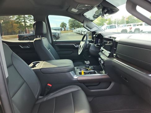 Certified 2023 GMC Sierra 1500 SLT w/ SLT Convenience Package image 9