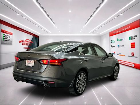 Used 2023 Nissan Altima 2.5 SL AWD/4WD image 7