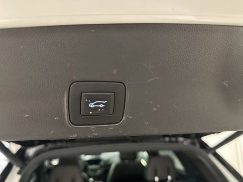 Used 2022 Chevrolet TrailBlazer RS w/ Sun and Liftgate Package image 33