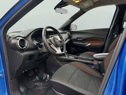 Used 2023 Nissan Kicks SR FWD image 17