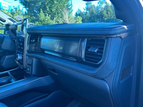 Used 2025 Ford F150 Lightning Lariat image 26