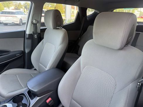 Used 2017 Hyundai Santa Fe Sport FWD image 12