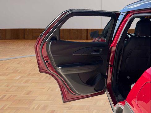 Used 2021 Chevrolet TrailBlazer RS w/ Convenience Package image 11