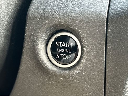 Used 2023 Nissan Frontier SV w/ Technology Package image 32