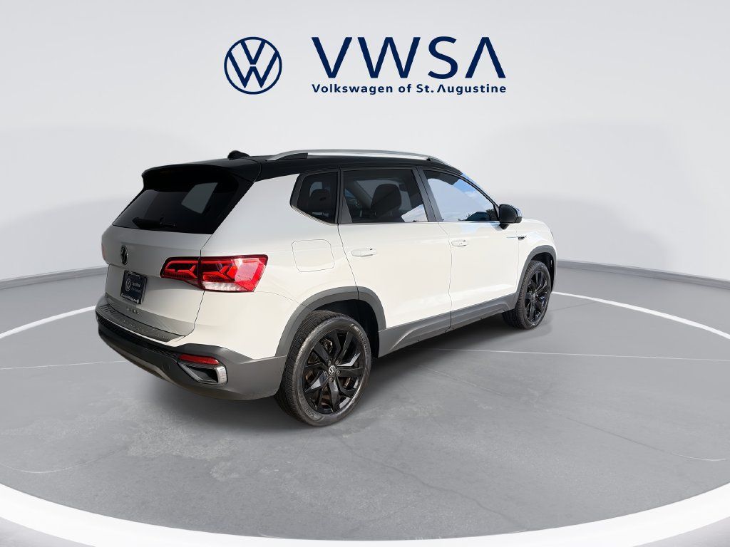 Certified 2023 Volkswagen Taos SE w/ Panoramic Sunroof Package FWD image 7