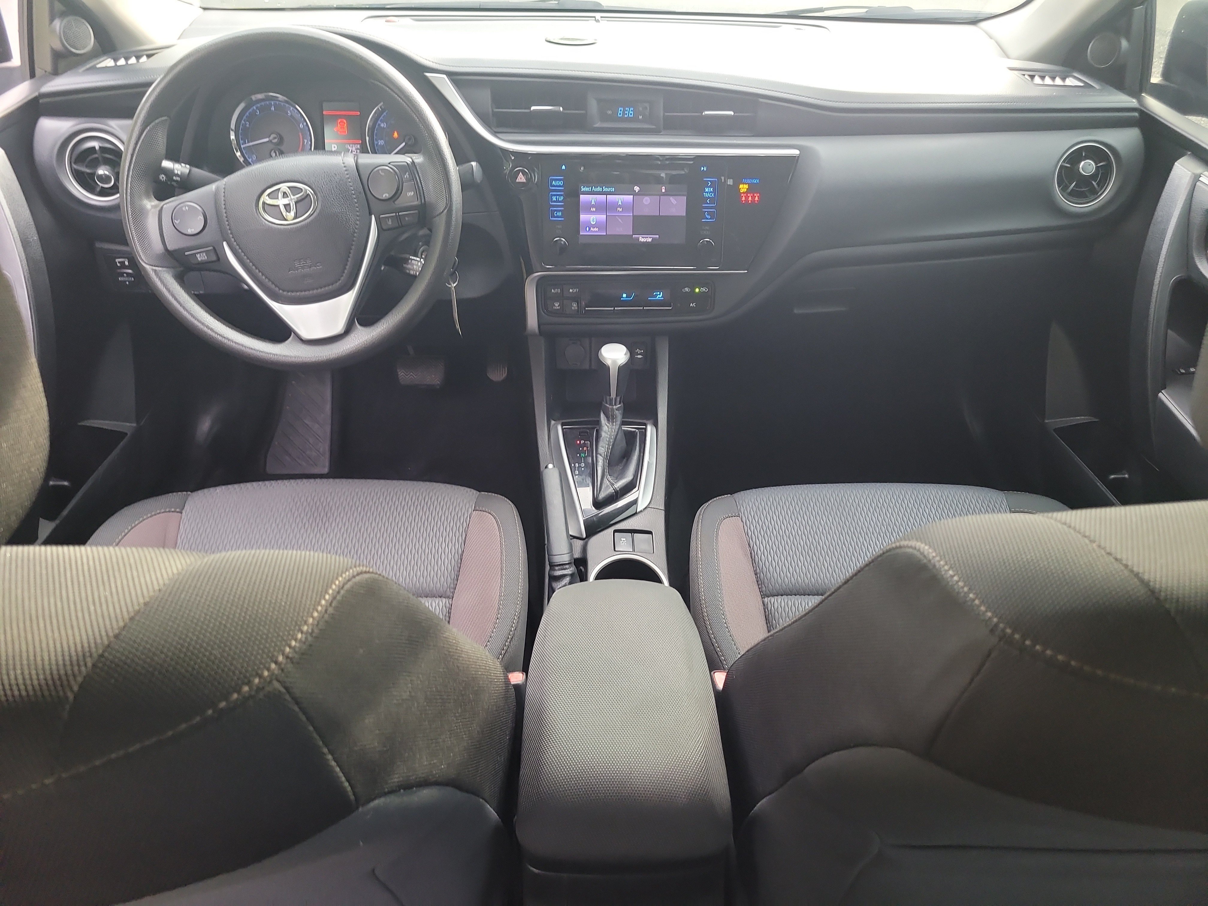 Used 2019 Toyota Corolla LE FWD image 14