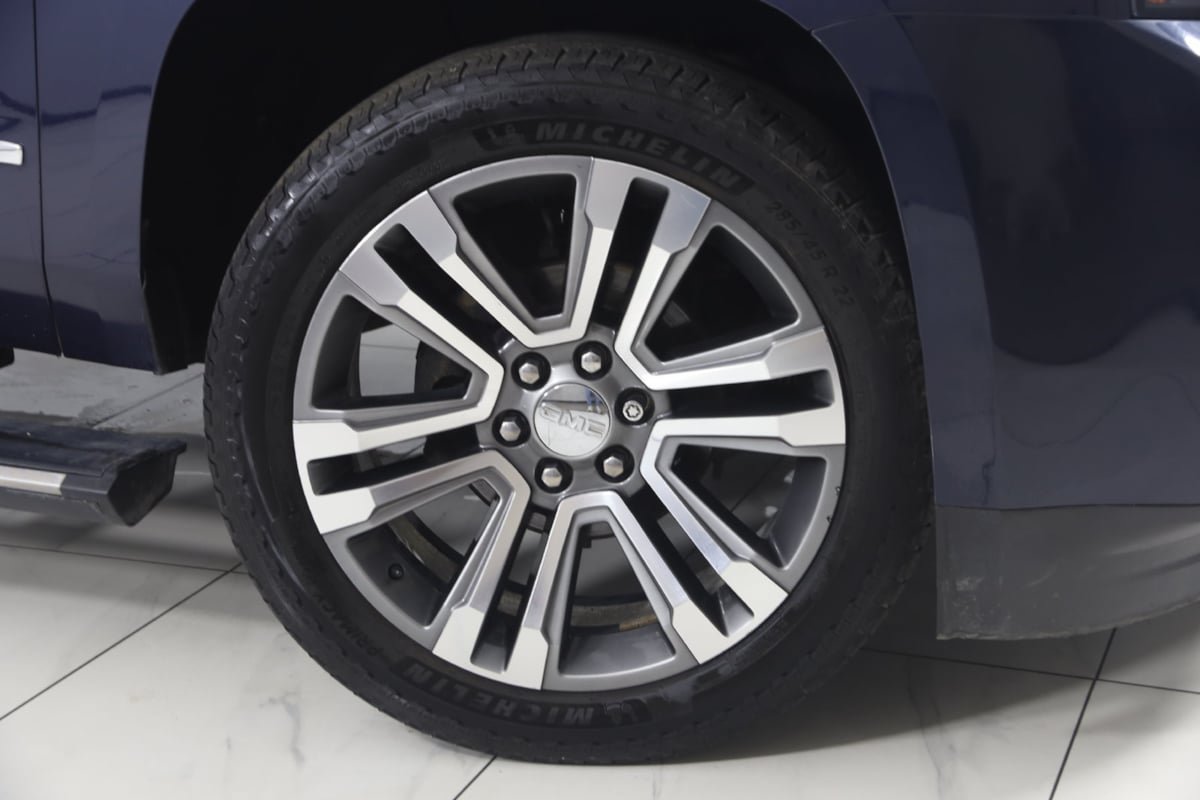 Used 2019 GMC Yukon Denali w/ Denali Ultimate Package AWD/4WD image 16