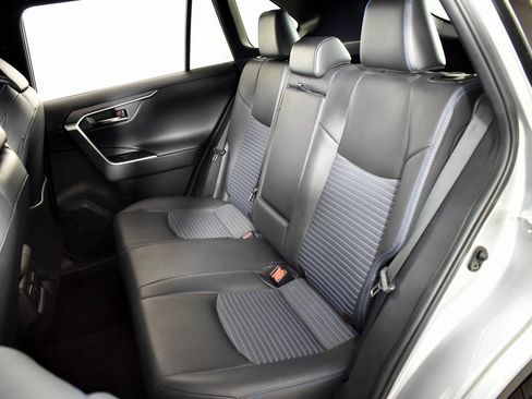 Used 2020 Toyota RAV4 XSE image 17