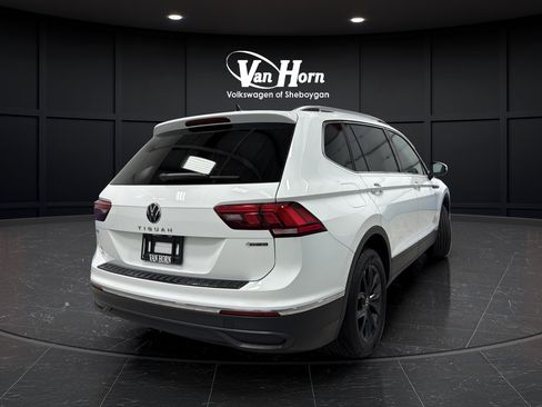 Used 2024 Volkswagen Tiguan SE AWD/4WD image 7