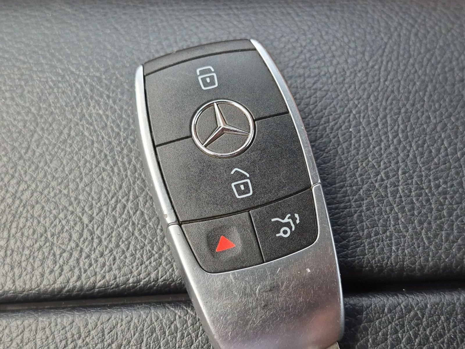 Used 2021 Mercedes-Benz C 300 4MATIC Sedan image 33