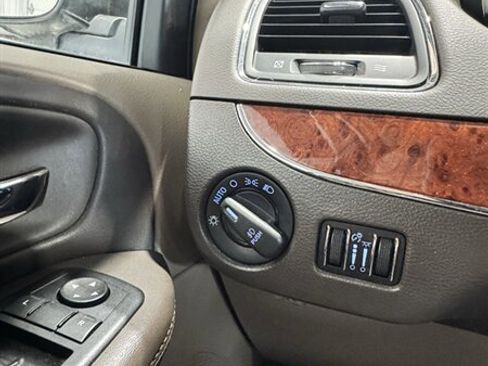 Used 2013 Chrysler Town & Country Touring image 18