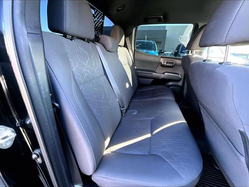 Used 2019 Toyota Tacoma TRD Sport image 23