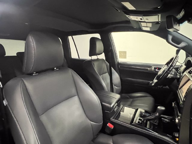 Used 2020 Lexus GX 460 Premium w/ Premium Package AWD/4WD image 11