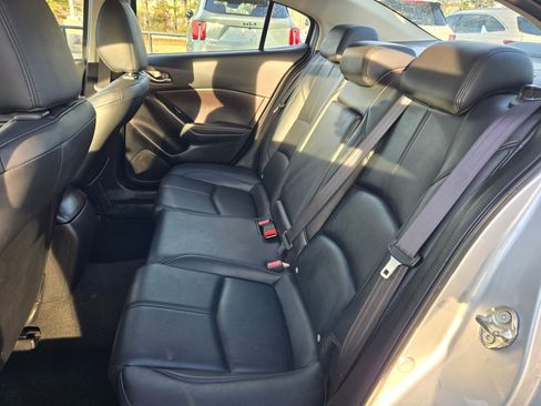 Used 2017 MAZDA MAZDA3 Touring image 38