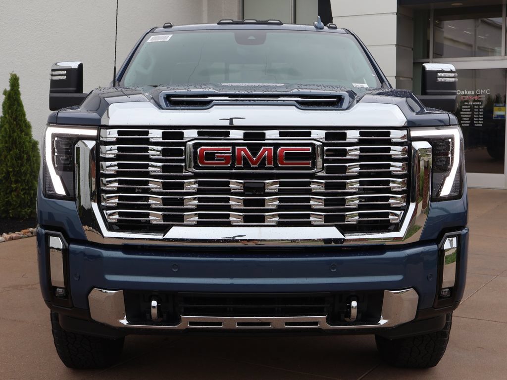 New 2026 GMC Sierra 2500 Denali w/ Denali Reserve Package AWD/4WD image 2