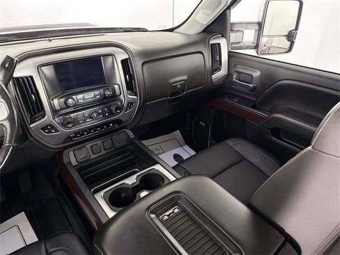 Used 2019 GMC Sierra 2500 SLT image 25