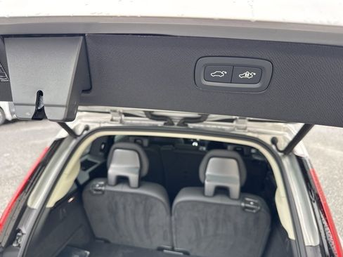 Used 2025 Volvo XC90 B6 Core w/ Climate Package image 11