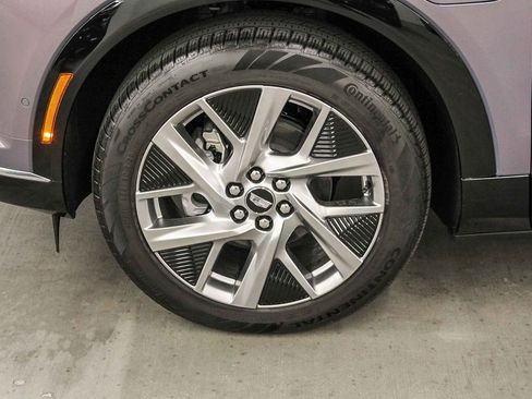 Used 2025 Cadillac Optiq Luxury 2 image 9