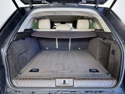 Used 2019 Land Rover Range Rover Sport SE image 27
