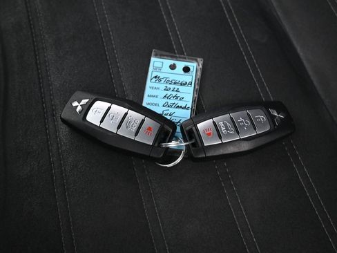 Used 2022 Mitsubishi Outlander SE image 26