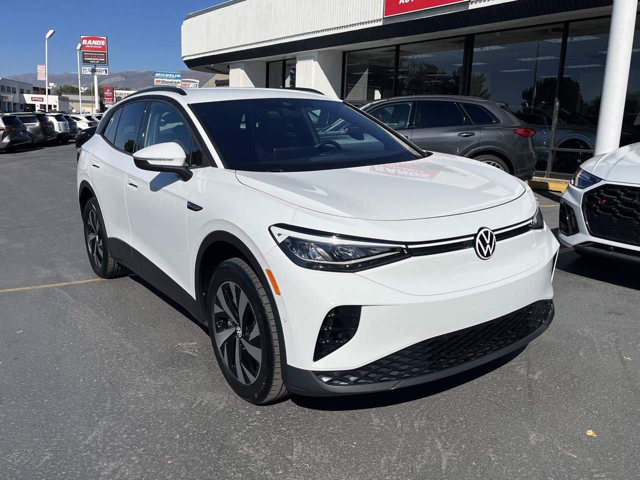 Used 2023 Volkswagen ID.4 Pro AWD/4WD image 2