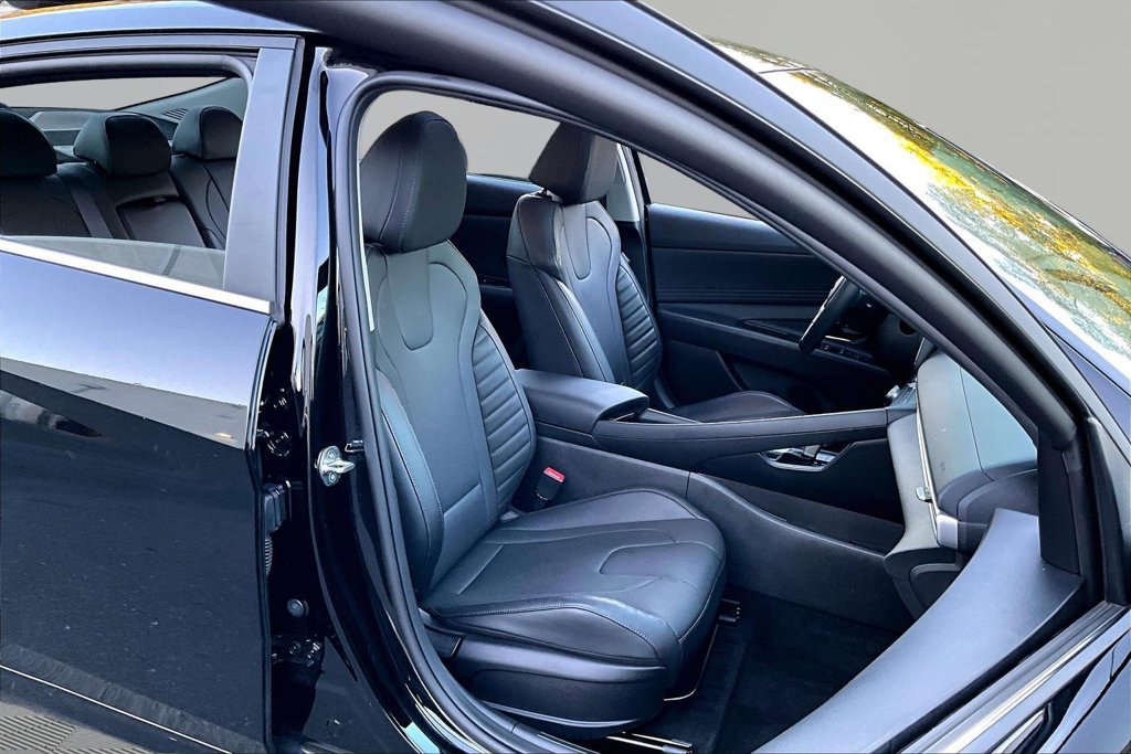Used 2023 Hyundai Elantra Limited FWD image 20