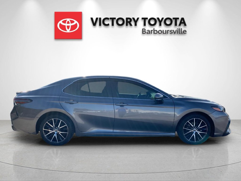 Used 2021 Toyota Camry SE w/ Cold Weather Package FWD image 6