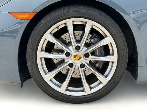 Used 2018 Porsche 718 Cayman RWD image 11