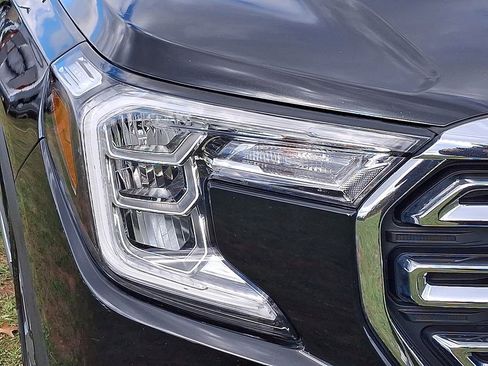 Used 2022 GMC Terrain SLT w/ Infotainment Package II AWD/4WD image 8