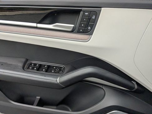 New 2026 Porsche Cayenne Turbo image 13