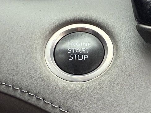 Used 2024 Toyota Highlander LE image 22