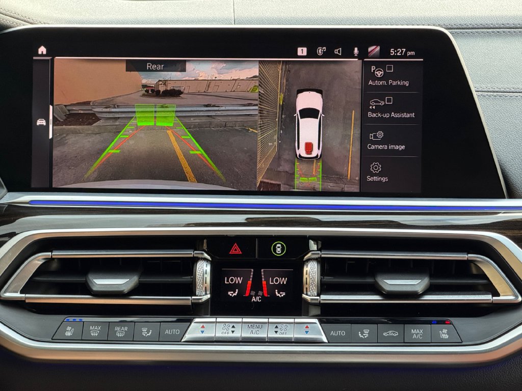 Used 2020 BMW X7 M50i w/ Dynamic Handling Package AWD/4WD image 12