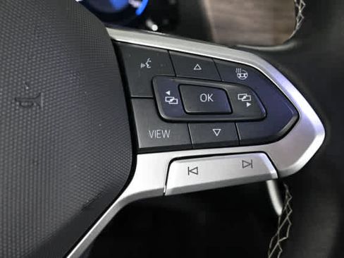 Used 2025 Volkswagen Atlas SEL image 27