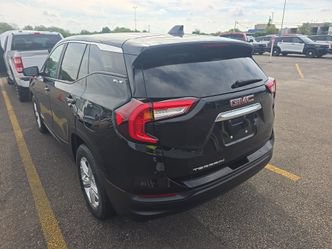 Used 2022 GMC Terrain SLE FWD image 2